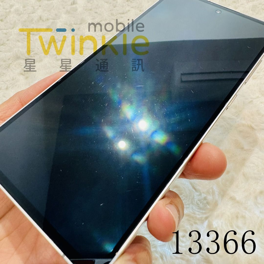 由 twinkletainan (刊登 ID 1449833310，圖片 3) 提交，位於 台南市 (Tainan) 的 ✨(星星通訊)二手 單手機 機況漂亮🌹~SAMSUNG Galaxy S24 FE 8+256GB 微醺灰 9成新，實體門市最安心♥ (類別：Samsung 三星)，說明：✨ 請勿直接下標！門市手機流動快！下標前請先聊聊或與服務人員聯繫確認有無現貨✨ ✨ 門市有各種漂亮機型，歡迎親臨門市逛逛✨ ✨ 電話及住址請參閱關於我✨ ✨ 本賣場手機來源絕對正常，不賣贓機故障機✨ ✨ 本賣場手機皆親自收購，嚴格檢查，並非大量購入同行二手機來轉賣✨ ✨ 本賣場店保不包含損耗品，比如電池及隨附配件✨ 『Model』 ：SAMSUNG Galaxy S24 FE 『Storage Capacity』 ：8GB + 256GB 『Color』 ：Slightly Gray 『Accessories』 ： 『Warranty Condition』 ：Over warranty 『Prod