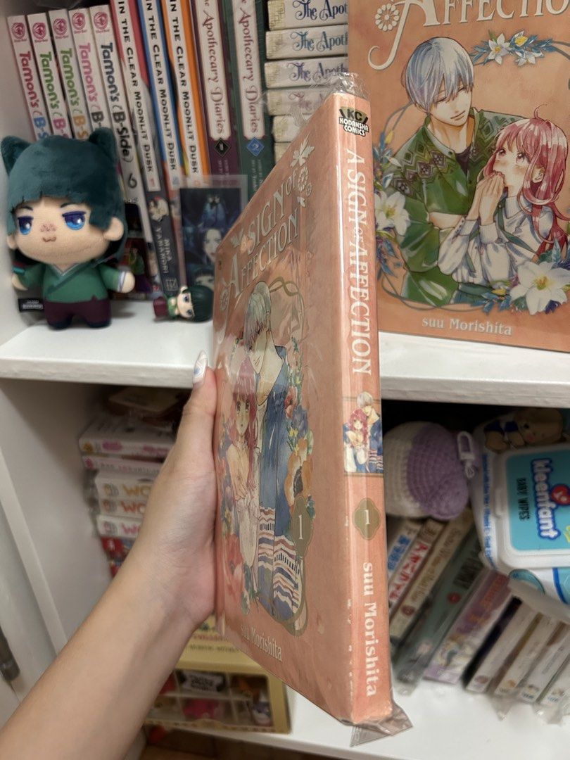A sign of affection vol 1 (Category: Storybooks) located in Manila. Submitted by kahoon_ (Listing ID 1449829420, Image 3). Description: 450 Each - vol 2 sold yellowing - Nego, no low bidding - Only ship during weekdays, but I can try to arrange shipments on weekends when possible. - Some items may not be on hand depending on the day of the transaction, as I study in Manila and travel back to the province. Some items are in Manila or in the provin
