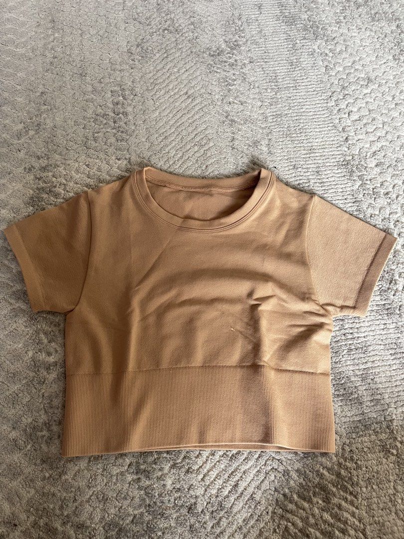Aerie Nude Crop Top (Category: Others Tops) located in Manila. Submitted by shoptjg (Listing ID 1449800081, Image 1). Description: - Can be used as both athletic and lounge wear - Soft comfortable material.