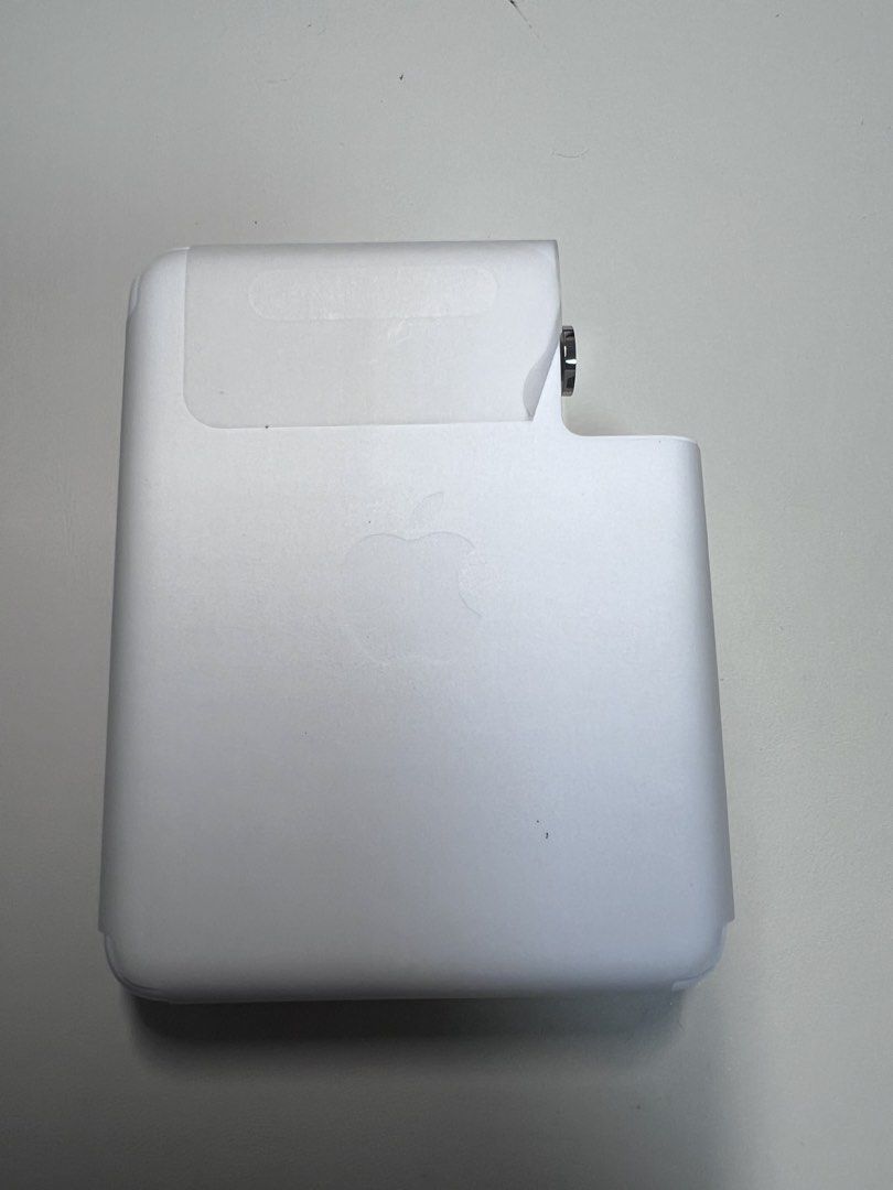 Apple 140W USB-C Power Adaptor509735177490288641