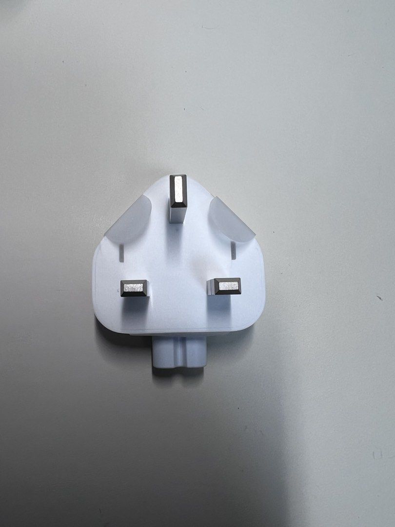 Apple 140W USB-C Power Adaptor509735177490288645