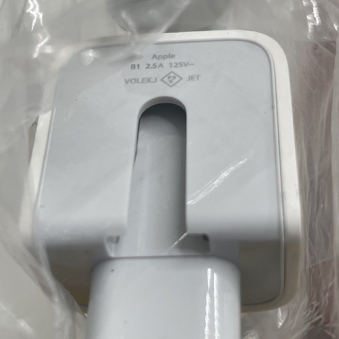 Apple B1 2.5A 125V~ Power Adapter Cable (Category: Chargers & Cables) located in Mandaluyong City. Submitted by akihabara48 (Listing ID 1449941899, Image 3). Description: - Apple Power Adapter Cable (B1 Model) - Color: White - Specifications: 2.5A, 125V~ (Compatible with 220V) - Origin: Japan - Comes in original packaging - Ideal replacement for lost or damaged cables .