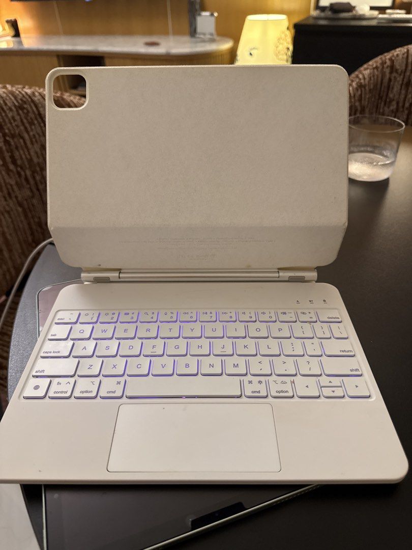 Apple Magic Keyboard for iPad Pro 11-inch510360323191613441