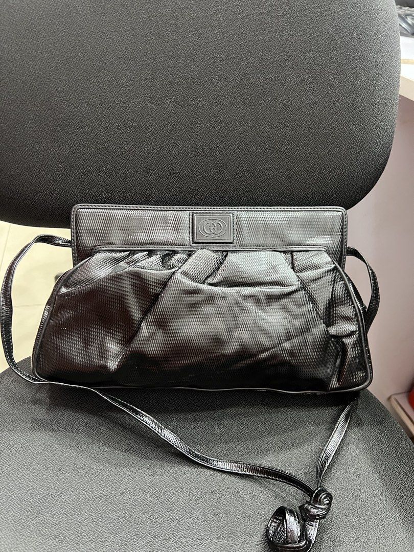 Authentic Gucci cross body (Category: Luxury Bags & Wallets) located in Tacloban City. Submitted by classy_luxury (Listing ID 1449909560, Image 1). Description: Authentic Gucci bag Vintage Guaranteed orig.