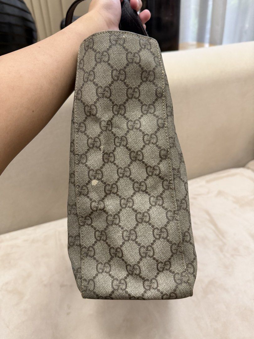 Authentic Gucci GG Supreme Tote Bag (Category: Luxury Bags & Wallets) located in Manila. Submitted by maria_2326 (Listing ID 1449793972, Image 3). Description: Gucci GG Supreme Tote Bag Guarantee Authentic Flaws: Canvas damage&dirt Location: Manila/QC.