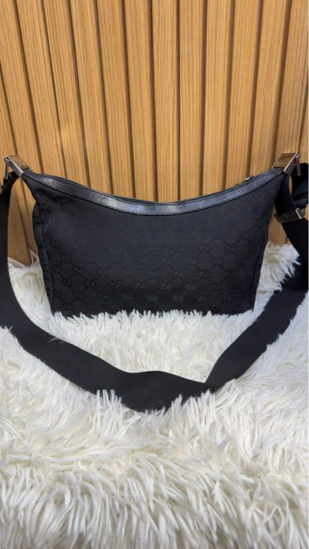 Authentic Gucci Hobo Sling Bag (Category: Luxury Bags & Wallets) located in Quezon City. Submitted by jhaediah (Listing ID 1449766567, Image 2). Description: Small to Medium Authentic Preloved .