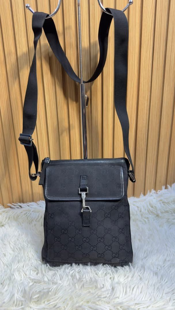 Authentic Gucci small Sling Bag (Category: Luxury Bags & Wallets) located in Quezon City. Submitted by jhaediah (Listing ID 1449769361, Image 2). Description: Small fits Big phones Authentic Preloved Good condition.