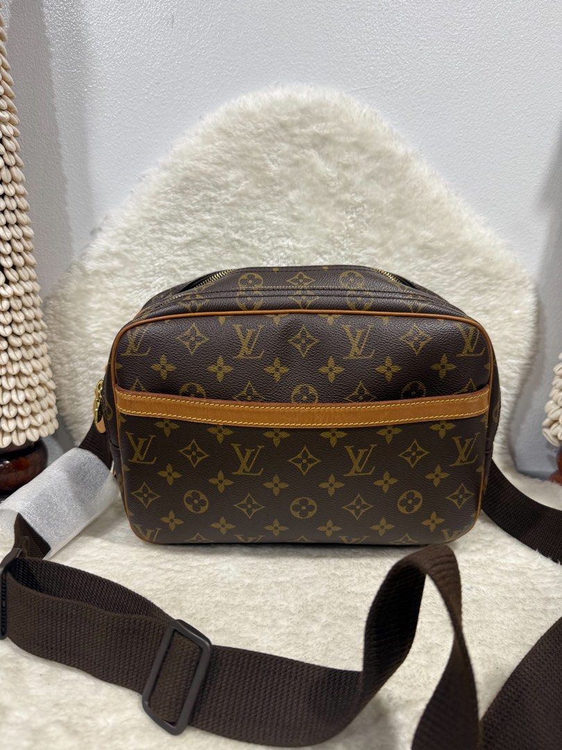 Authentic Louis Vuitton Monogram Reporter PM bag (Category: Luxury Bags & Wallets) located in Quezon City. Submitted by jhaediah (Listing ID 1449890357, Image 1). Description: Authentic Preloved With signs of used .