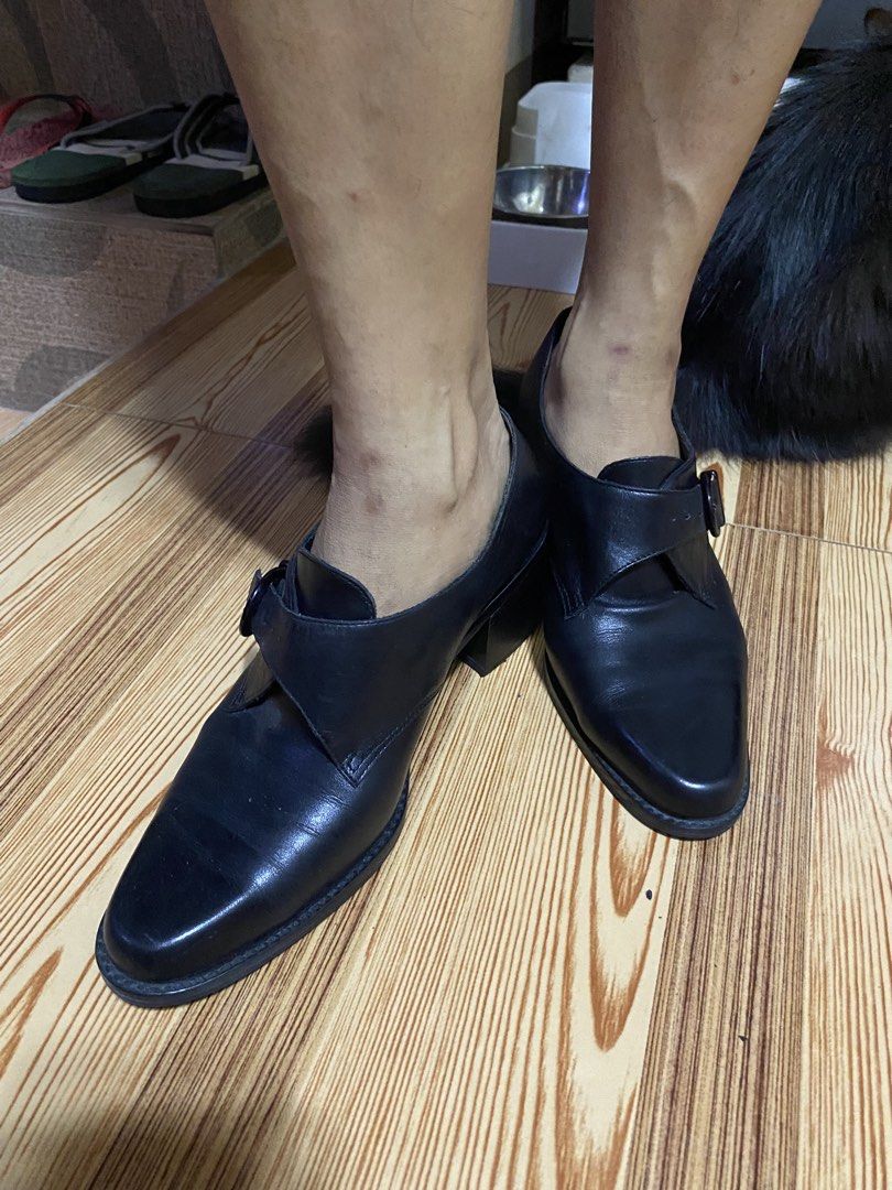 BANDOLINO BLACK LEATHER SHOES (Category: Loafers) located in Angeles City. Submitted by cmsfrncsc (Listing ID 1449848737, Image 1). Description: - Size: EURO 7 or 8 (37-38) - Authentic Bandolino Leather Shoes - Comfortable to wear.