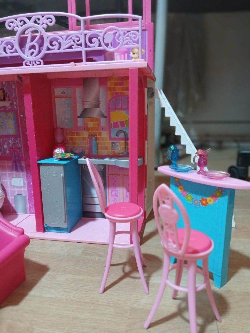 Barbie Glam Vacation house (Category: Kids Toys) located in Las Pinas. Submitted by newmoon-2990 (Listing ID 1449846108, Image 1). Description: - Barbie Glam Vacation house with box - Includes most furniture and accessories (missing 1 accessory) - includes Barbie car - Perfect for imaginative play.