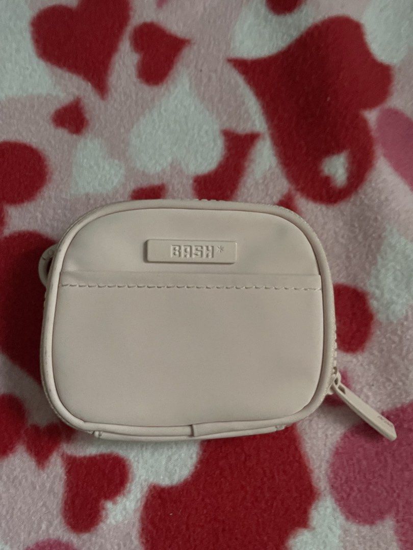 Bash cardholder (Category: Wallets & Card holders) located in Bacoor. Submitted by clyteee (Listing ID 1449848874, Image 1). Description: .