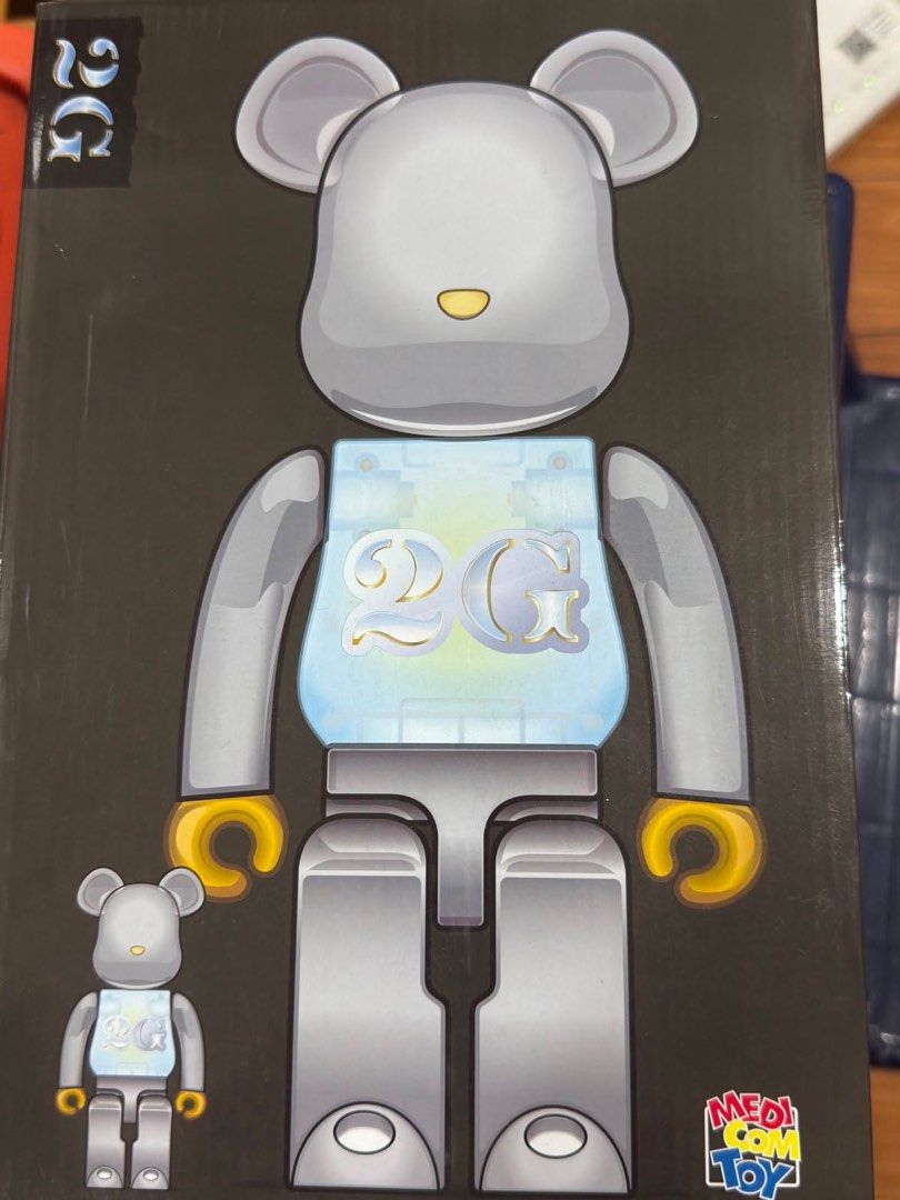 bearbrick 2G 100% & 400% set (Category: Designer & Blind Box Toys) located in Makati City. Submitted by clubaria (Listing ID 1449915656, Image 2). Description: unused, only opened to put batteries then placed back in the box ever since.