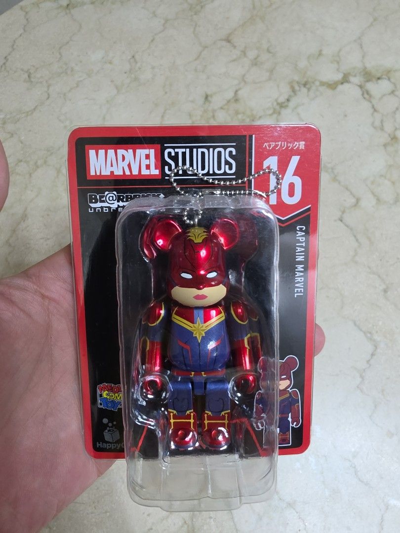 BE@RBRICK Happy Kuji "MARVEL STUDIOS No.16 驚奇隊長 (Captain Marvel) （分類：手辦雕像）位於 Hong Kong。 由 kensox123 提交（商品編號 1449874081，圖片 1）。簡介： 這是一隻 Medicom Toy 推出的 BE@RBRICK Happy Kuji "MARVEL STUDIOS" 系列公仔。型號為 No.16 驚奇隊長 (Captain Marvel)，尺寸為 100% (約7公分高)。。