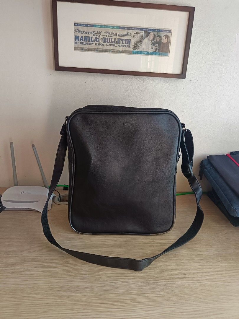 Birding Field Sling Bag (Category: Luxury Bags & Wallets) located in Manila. Submitted by aprilis25 (Listing ID 1449909827, Image 3). Description: Birding Field Sling Bag Brand new with tag From Japan Can serve as daily use and short travel Selling for only 700 Posted as is.