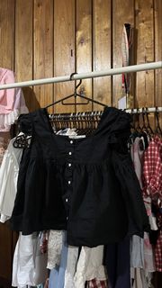 (Category: ) located in . Submitted by dainty.hercloset (Listing ID 1449492430, Image 1). Description: .