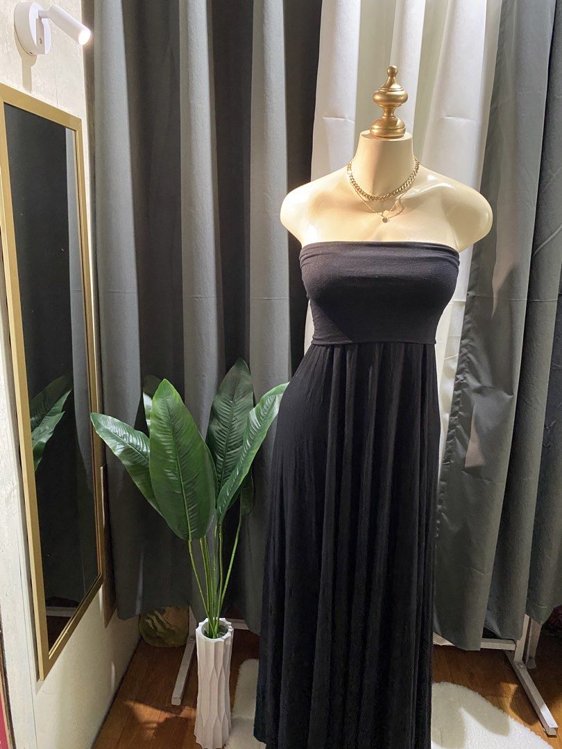 Black tube maxi dress (Category: Dresses) located in Taguig. Submitted by KL_Outfits (Listing ID 1449898730, Image 1). Description: .
