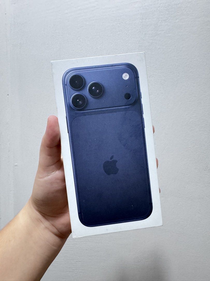 Bnew Sealed IPhone 17 promax 256gb (Category: iPhone 17 Series) located in Tuguegarao City. Submitted by zina123 (Listing ID 1449750975, Image 2). Description: With receipt from powermac.