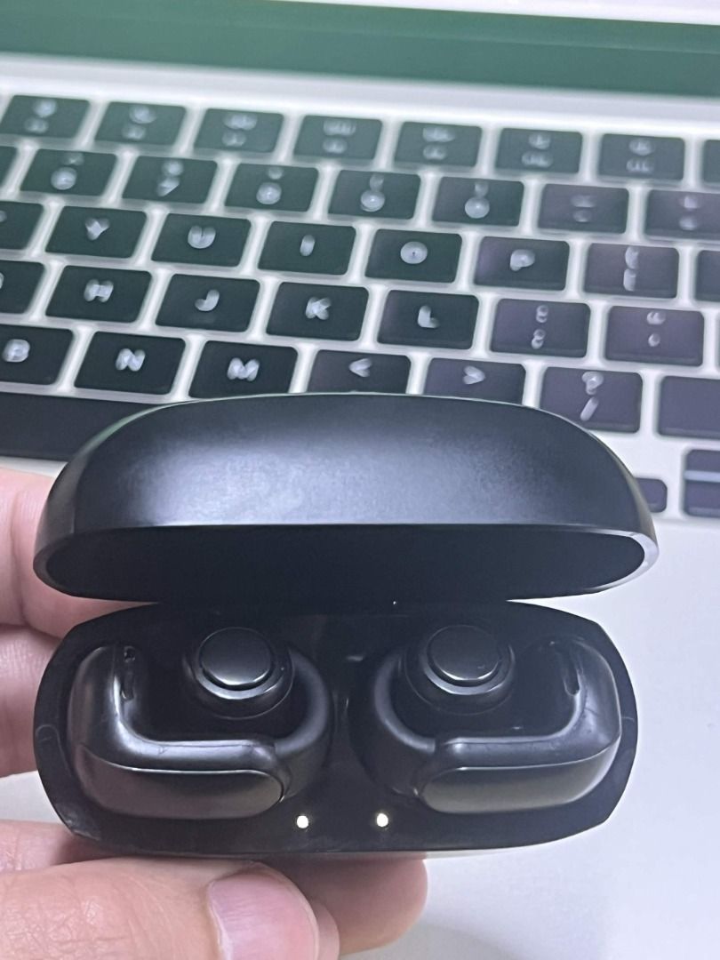 Bose Ultra Open Earbuds (Category: Earphones) located in Quezon City. Submitted by dontoliver420 (Listing ID 1449843685, Image 1). Description: Selling my Bose Ultra Open Earbuds. Excellent sound quality while still letting you hear what's happening around you. Comfortable enough to wear all day..