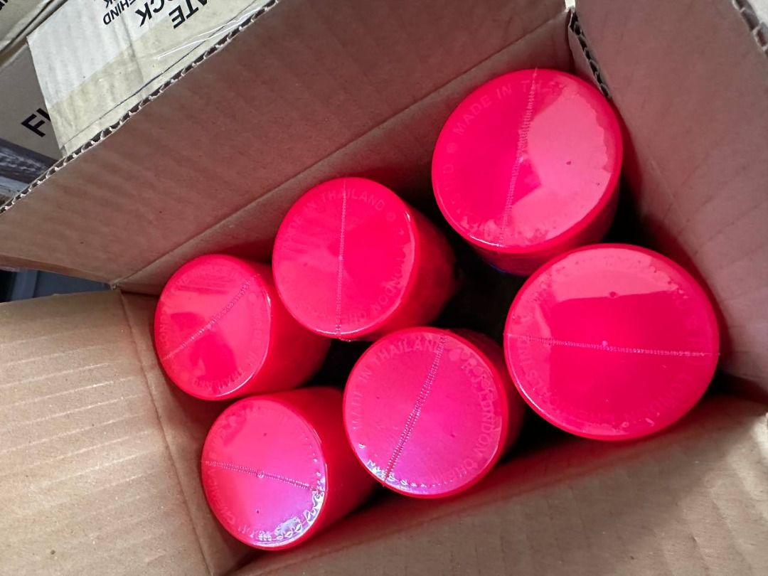 Bosny Flourescent Spray Paint Acrylic Lacquer (Category: Everything Else Others) located in Caloocan City. Submitted by zenphoenix.0b9dcc (Listing ID 1449828743, Image 2). Description: Specs: No. 1001 (Red) Specs: No. 1004 (Blue) Specs: No. 1003 (Green) Specs: No. 1002 (Pink).