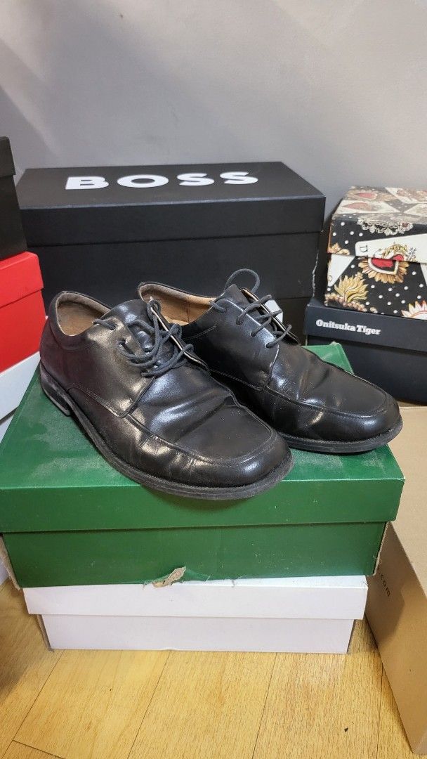 Bristol Leather Shoes (Genuine Leather) (Category: Dress Shoes) located in Mandaluyong City. Submitted by ae.niceguy (Listing ID 1449882286, Image 3). Description: Bristol Leather Shoes (Preloved) Material: Genuine Cow Hide Leather Color: Black Size: 8 US.