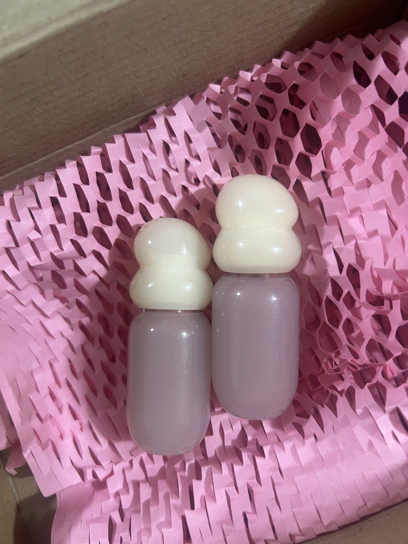 BUNDLE Sunnies Liquid Blush (Category: Makeup) located in Manila. Submitted by kemibye (Listing ID 1449922845, Image 1). Description: 🌸 Cutest shades! Just swatched! In shades sugarplum and keen RFS: Decluttering.