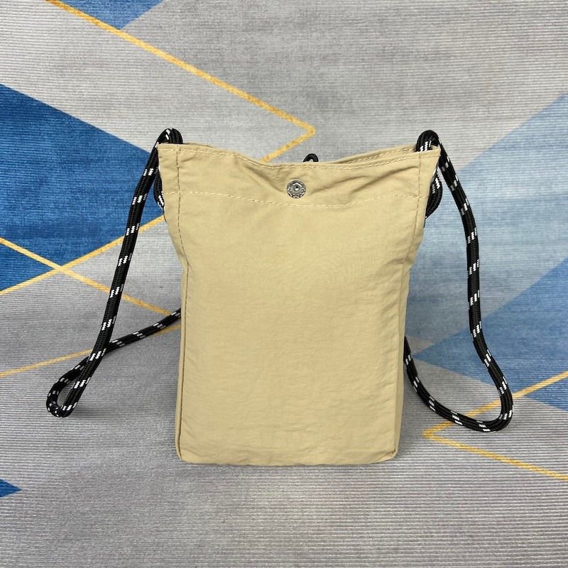 carhartt mini sling bag (Category: Luxury Bags & Wallets) located in San Fernando. Submitted by fynder (Listing ID 1449822217, Image 3). Description: carhartt mini sling bag 🔥 Limited stock 🇯🇵 Japan-sourced 📦 Fast processing 💬 More drops daily on IG: @fynder1 🔒 Buyer protection through Carousell — shop with confidence .