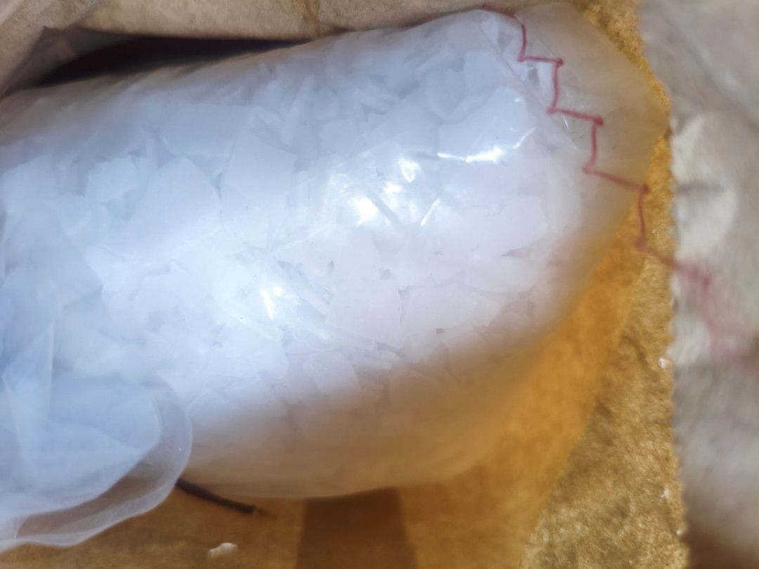 Caustic Soda Flakes (Sodium Hydroxide) (Category: Makeup) located in Manila. Submitted by joe.kelly (Listing ID 1449890726, Image 2). Description: - 1kg Caustic Soda Flakes (Sodium Hydroxide) - Powerful cleaner for drains, grease, and household tasks - Handle with extreme care and wear protective gear - Keep out of reach of children and pets - Recently purchased and unused For : biodiesel makers Meet up : Toyota Commonwealth beside Petron lalamov
