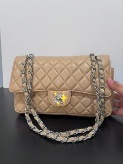 (Category: ) located in . Submitted by chiccarryalls (Listing ID 1449926392, Image 1). Description: .