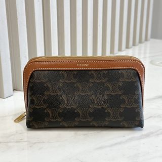 (Category: ) located in . Submitted by ohmylux_official (Listing ID 1449779025, Image 1). Description: .