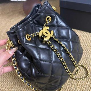 (Category: ) located in . Submitted by ParisDeclutter (Listing ID 1449769262, Image 1). Description: .