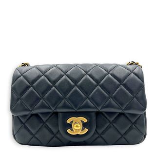 (Category: ) located in . Submitted by carousellluxury (Listing ID 1449782186, Image 1). Description: .