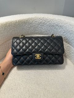 (Category: ) located in . Submitted by thewomanbehindthebrand (Listing ID 1449774724, Image 1). Description: .