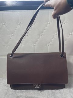 (Kategori: ) berada di . Dikirim oleh louisselle.bag (ID iklan 1449825934, Gambar 1). Deskripsi: .
