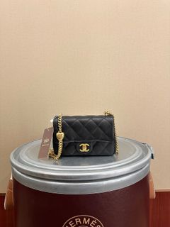 (Category: ) located in . Submitted by emishouseofluxe (Listing ID 1449807405, Image 1). Description: .