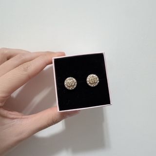 （分類：）位於 。 由 genniiiee 提交（商品編號 1449917405，圖片 1）。簡介： 。