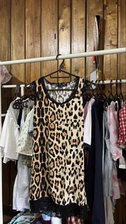 (Category: ) located in . Submitted by dainty.hercloset (Listing ID 1446051054, Image 1). Description: .