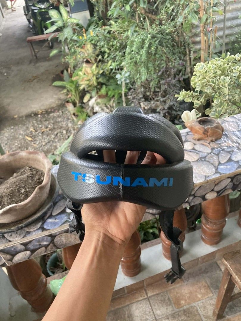 Classic bicycle helmet (Category: Bicycles) located in Manila. Submitted by anjing12 (Listing ID 1449861321, Image 3). Description: - Black classic bicycle helmet - Textured finish - Adjustable straps for a secure fit - size small for small heads - Ideal for cycling safety.