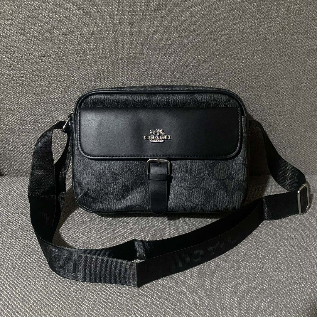 Coach Hudson Crossbody (Category: Luxury Bags & Wallets) located in Cavite. Submitted by spotthisthrift (Listing ID 1449943092, Image 1). Description: .
