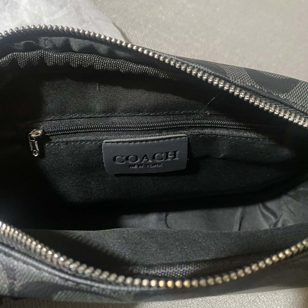Coach Hudson Crossbody (Category: Luxury Bags & Wallets) located in Cavite. Submitted by spotthisthrift (Listing ID 1449943092, Image 3). Description: .