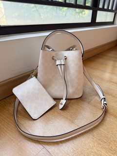 (Category: ) located in . Submitted by angkukuehshopleh (Listing ID 1449807073, Image 1). Description: .