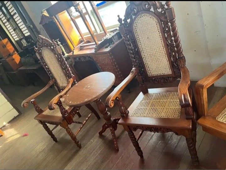 Coffee table set narra wood (Category: Tables & Sets) located in Manila. Submitted by carmelites36250 (Listing ID 1449871403, Image 2). Description: #forsale #furniturestore #legitAndTrustedOnlineSeller *Coffee table set ❤❤❤ *Solid narra wood *Pick up @shop /Delivery 🚚🚚🚚 *Pm me ☎☎☎☎ *Price-25,500 a Set ❤❤❤.