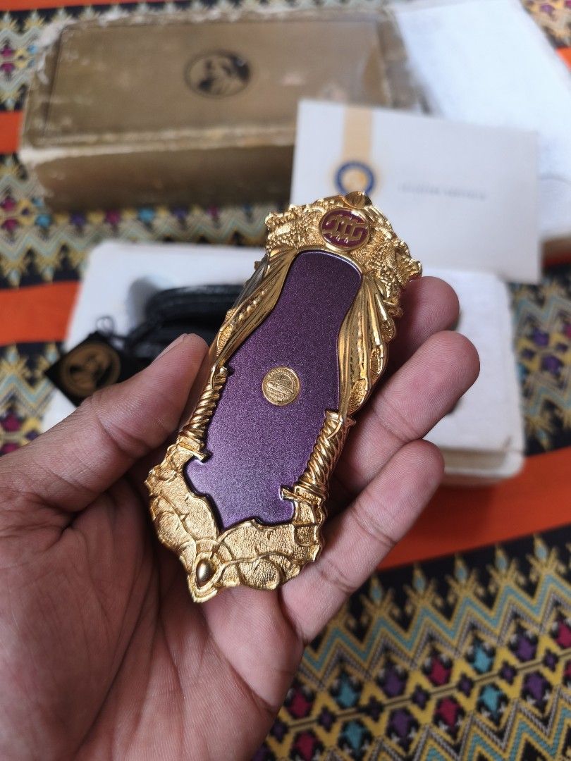 COLLECTIBLE KNIFE (Category: Knives & Chopping Boards) located in Baliuag. Submitted by abante.outdoor (Listing ID 1449815482, Image 3). Description: Franklin Mint "Dragon Power" collector's folding knife designed by fantasy artist Michael Whelan.
