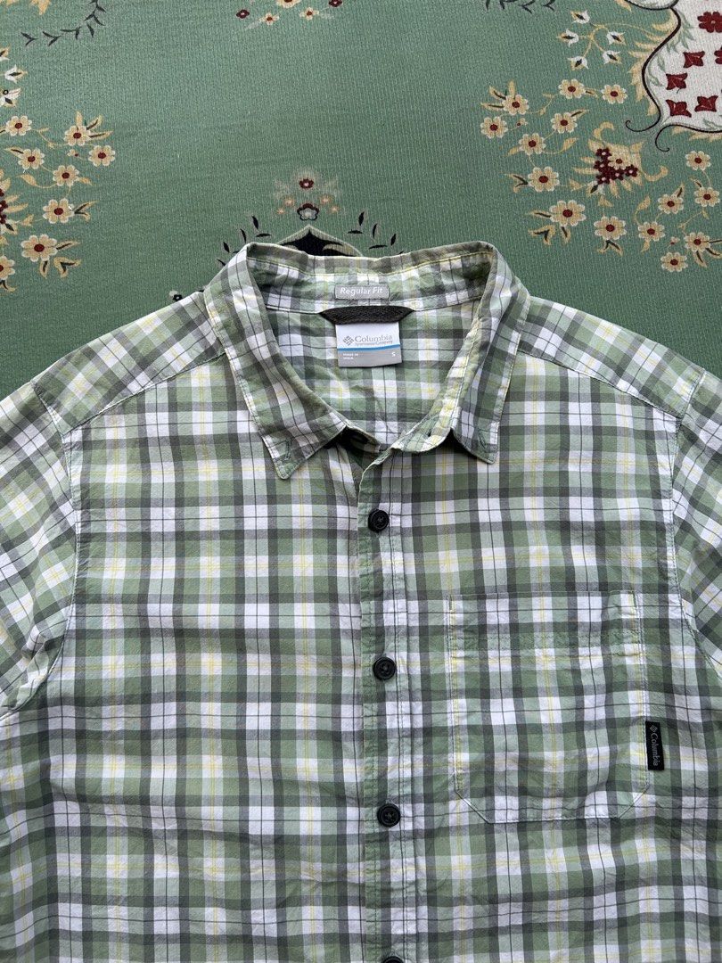 Columbia Checkered Button-up (Category: Formal Shirts) located in Angeles City. Submitted by outboxph (Listing ID 1449884291, Image 3). Description: CODE: QH17 C.o.l.u.m.b.i.a. Checkered Button-up Authentic/Legit with tag and wash tag Size: Small on tag Dimensions: 28L x 19.5W Sleeve Length: 9L Condition: 8/10 dot stains .