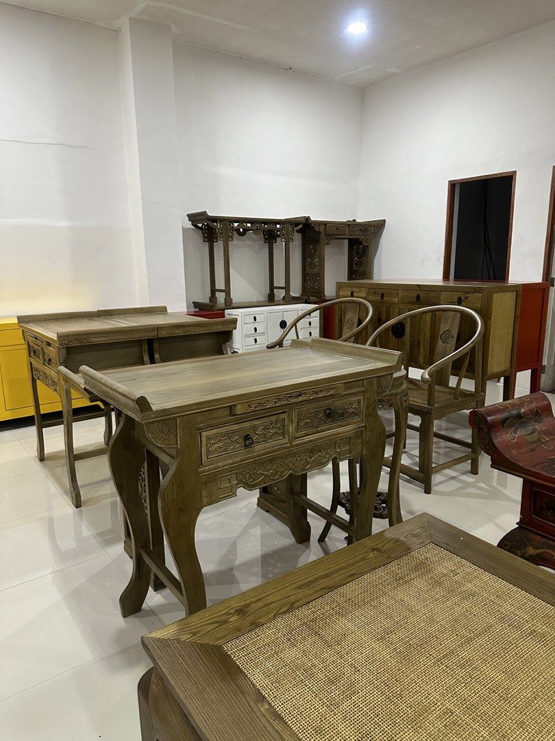 Console Table (Category: Shelves, Cabinets & Racks) located in Manila. Submitted by ja.elegantdesigns (Listing ID 1449898035, Image 2). Description: .