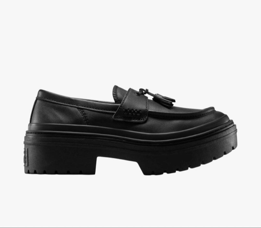 Converse Chunky Tassel Loafer Platform black US6 EU36 (Category: Loafers) located in Kuala Lumpur. Submitted by putera93_bongsu (Listing ID 1449832094, Image 2). Description: WTS Converse Chunky Tassel Loafer Black ✅ 100% ORIGINAL Details: Brand: Converse Original Color: Full Black Type: Chunky Platform Tassel Loafer Condition: Brand New In Box Size: US W 6 / EU 36 / CM 23 ← Size hot ni! ✅ 100% Authentic ✅ Receipt online ada sebagai bukti ✅ Boleh