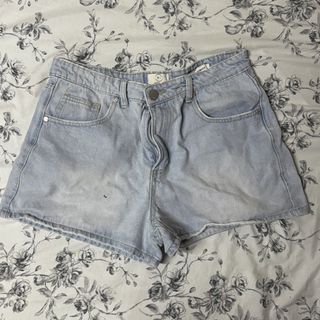 (Category: ) located in . Submitted by ariesarchive (Listing ID 1449886235, Image 1). Description: .