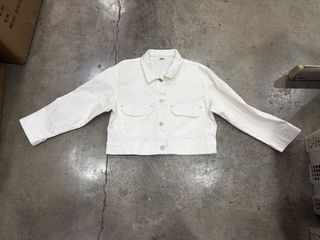 (Category: ) located in . Submitted by chic_styleph (Listing ID 1449841997, Image 1). Description: .