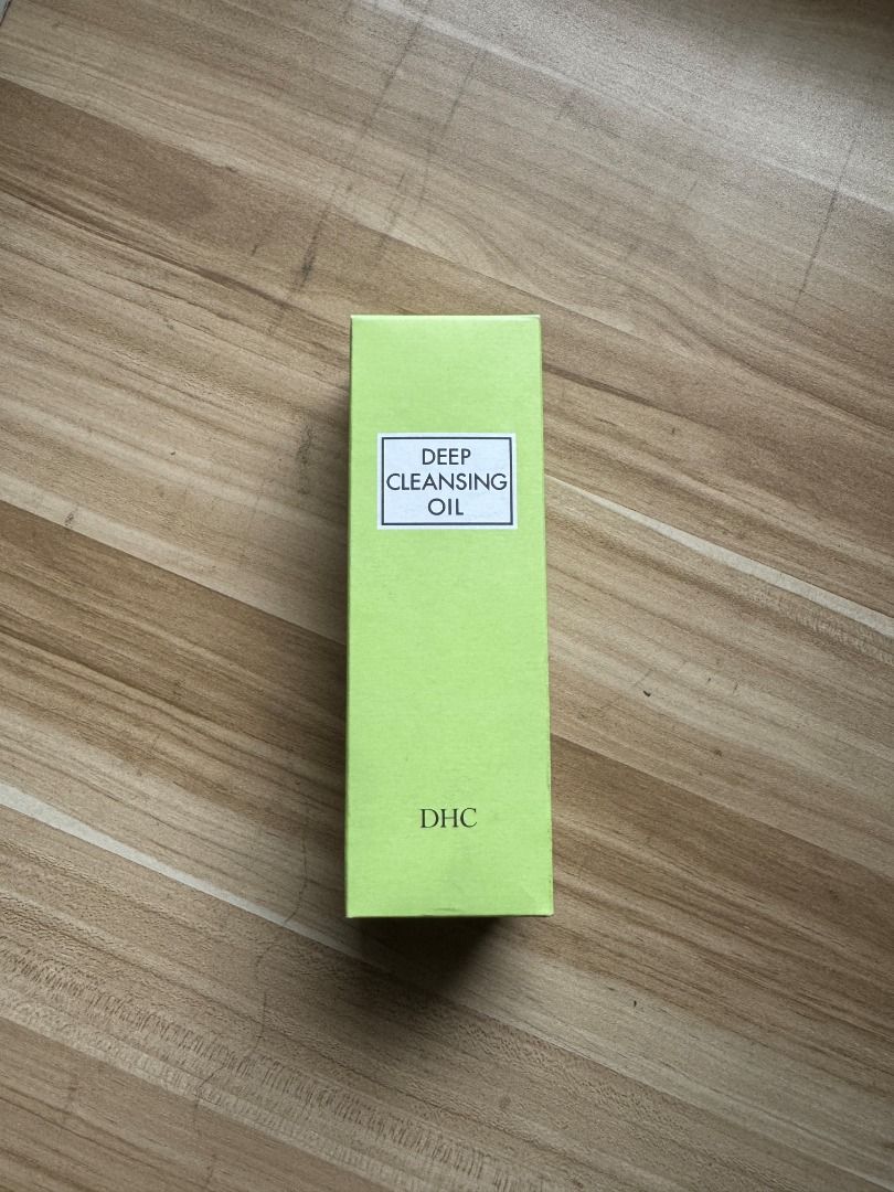 DHC Deep Cleansing Oil 200ml (Category: Face Care) located in Quezon City. Submitted by declutterwithsk (Listing ID 1449771026, Image 2). Description: DHC Deep Cleansing Oil 200ml – Purchased in Japan 🇯🇵 💰 Price: ₱800 Selling an authentic DHC Deep Cleansing Oil (200ml) purchased in Japan. Brand new, unopened, and sealed. This cult-favorite cleansing oil effortlessly melts away waterproof makeup, sunscreen, and daily impurities while leaving sk