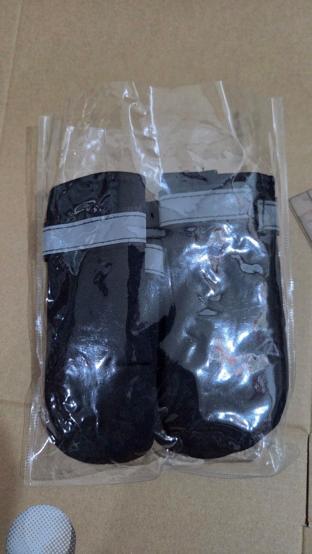 dog shoes take all 2 kinds (Category: Homes & Other Pet Accessories) located in Quezon City. Submitted by liquidatormnl (Listing ID 1449751025, Image 3). Description: 2 sets of dog shoes take all for 500 barely used.