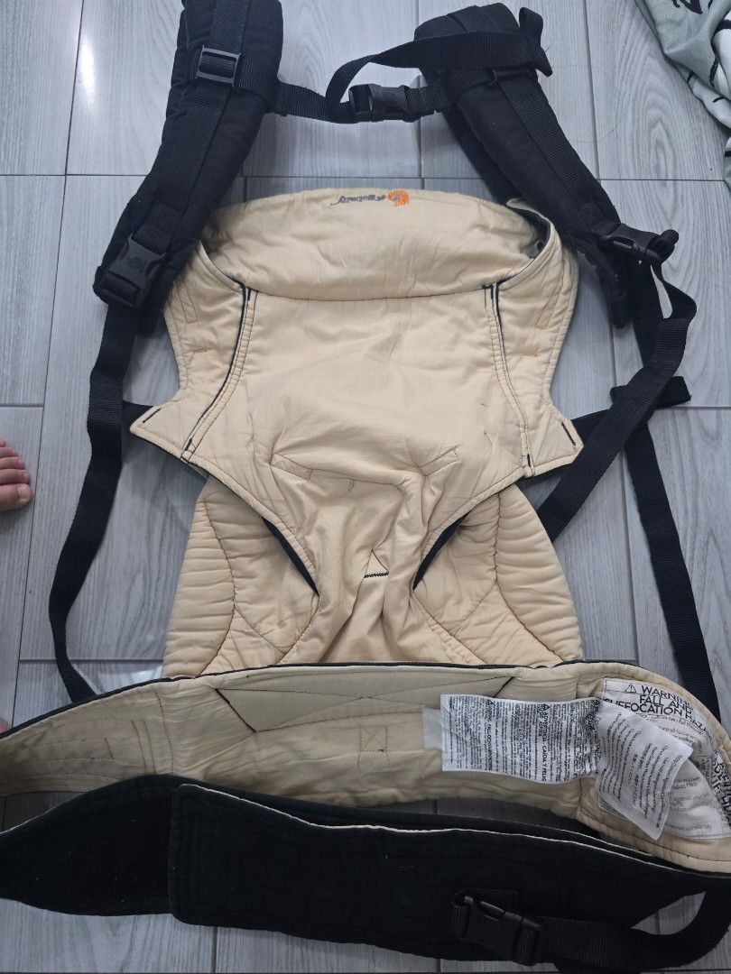 Ergobaby 360 (Category: Carriers & Slings) located in Valenzuela. Submitted by cheas077 (Listing ID 1449817043, Image 3). Description: COMFORTABLE & ERGONOMIC AS BABY GROWS: Easy to adjust bucket seat supports your baby in an ergonomic natural "M" position in all carry positions from baby to toddler. COMFORTABLE FOR YOU: Exceptional lower back support with wide wraparound waistband maximizes comfort especially post C-section. Extra padded shoulde